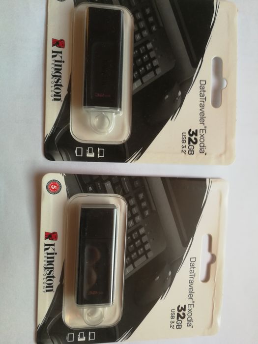 Продавам USB памет 32GB Kingstone
