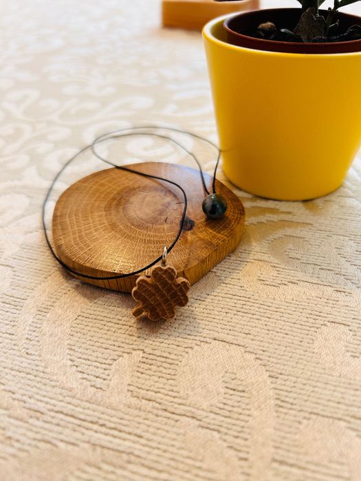 Дървени колиета ръчна изработка от естествено дърво и камъни