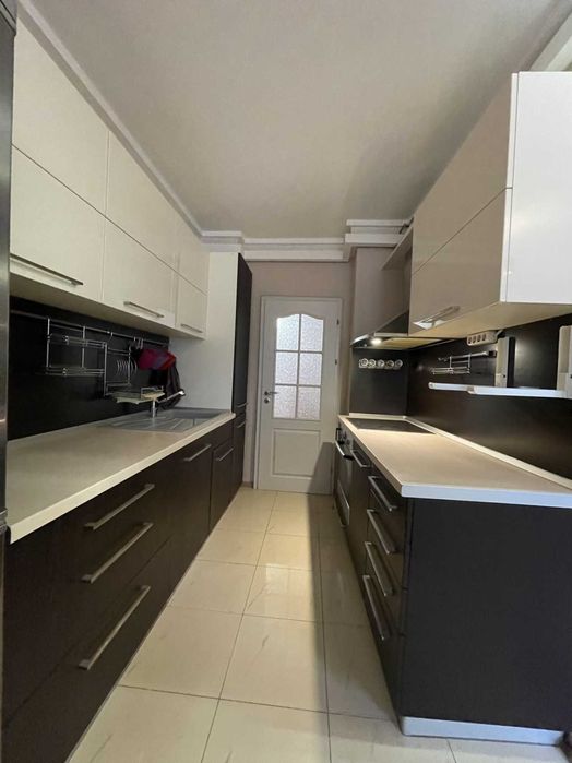 Продава се Тристаен апартамент в Пловдив, Каменица 1 - 89 кв.м за 1009 €/кв.м - Снимка #4