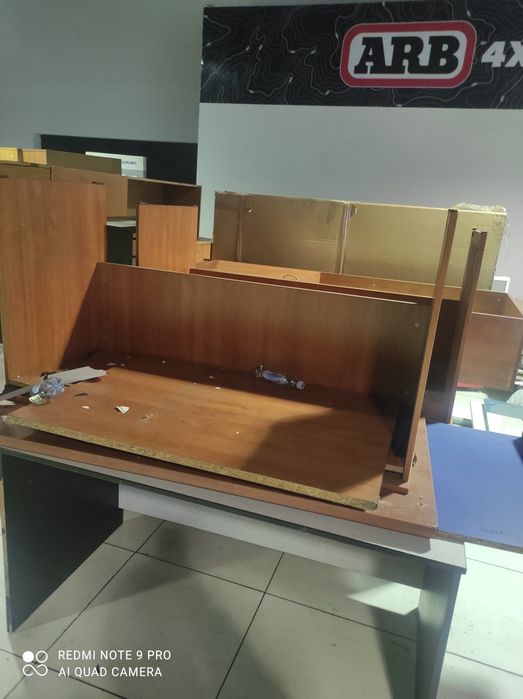 Мебель столы шкафы