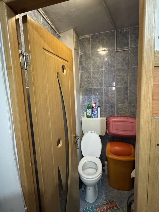 Apartament(3 camere, 2 bai, 60mp) + garaj10mp