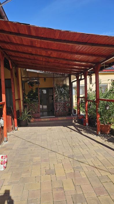 Casă de vănzare sau schinb cu apartament 2 camere