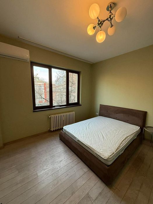 Дава се под наем Тристаен апартамент в София, Център - 100 кв.м за 1195.95 € - Снимка #4