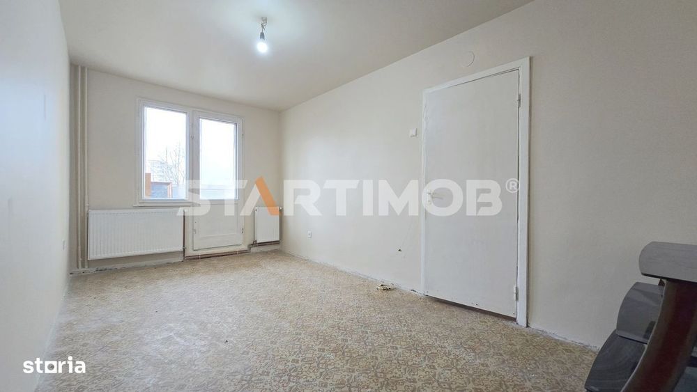 Garsoniera decomandata Astra zona Planete