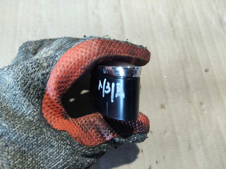 Бутон Ел.Стъкло Mercedes W211 E class Tmodel 4matic 320CDI 2008г