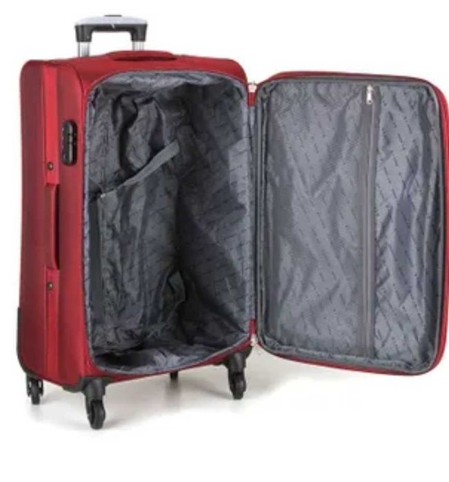 Продаю чемодан 119 л.