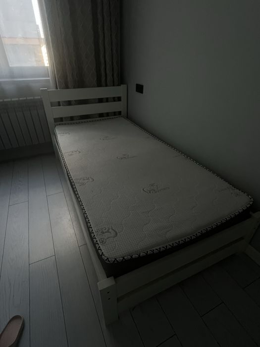 Кровать односпальную продам