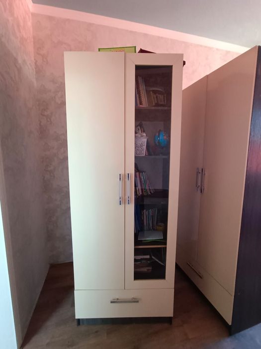 2 шкафы, 2 кровать.