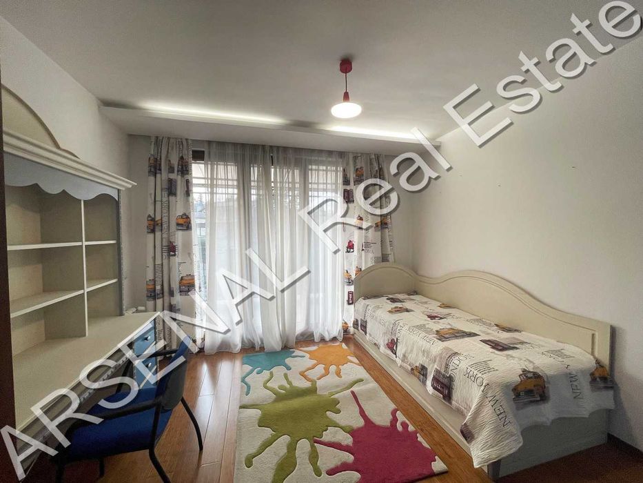 Дава се под наем Четиристаен апартамент в София, в.з. Киноцентъра - 170 кв.м за 1000 € - Снимка #7