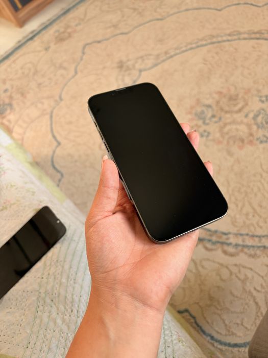 Продам iPhone 13 Pro Max в красивом зелёном цвете Alpine Green.
