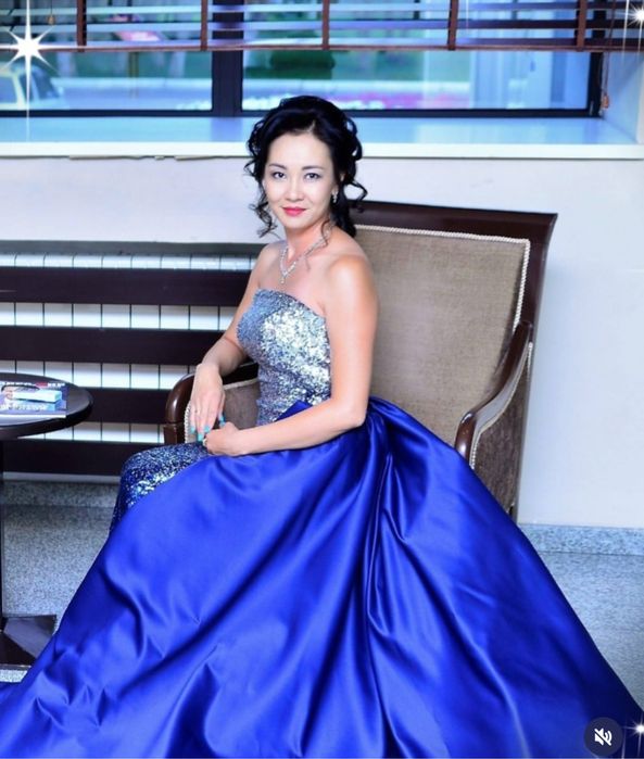 Продаю вечернее платье р42-44