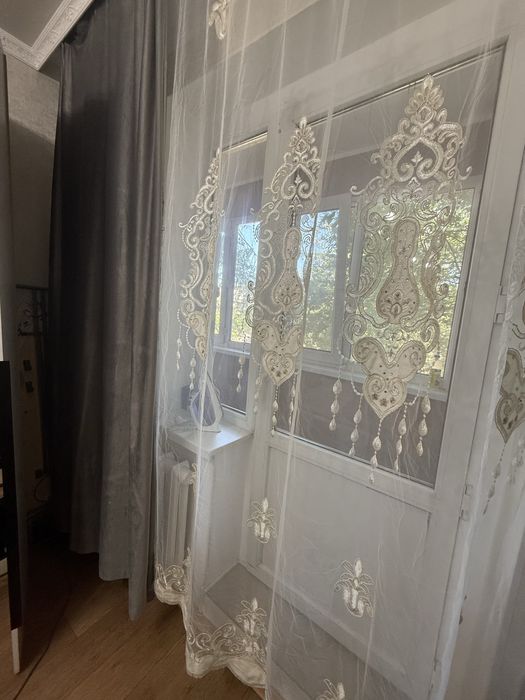 Продам шторы на зал