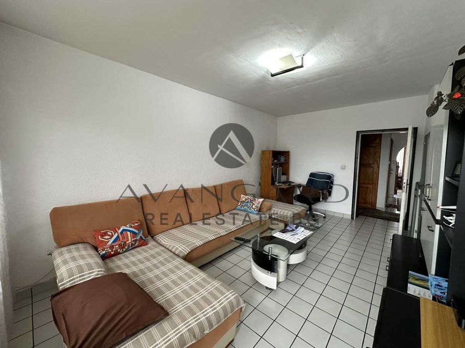 Продава се Тристаен апартамент в Пловдив, Център - 92 кв.м за 1631 €/кв.м - Снимка #1