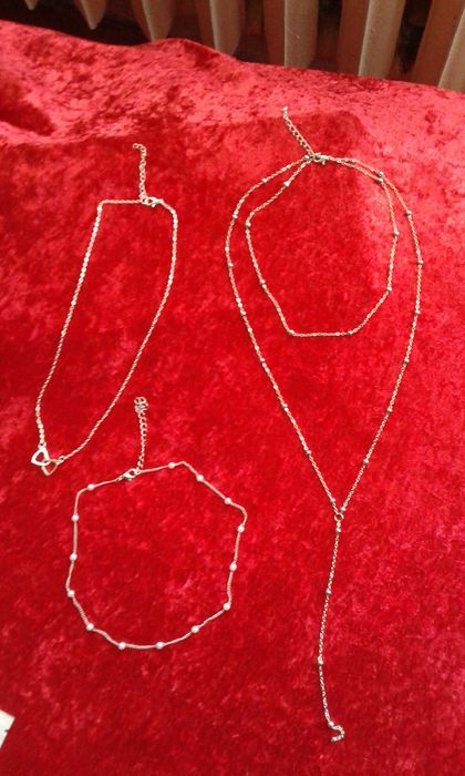 Сребристи бижута-колиета ,гривни, обеци,пръстен