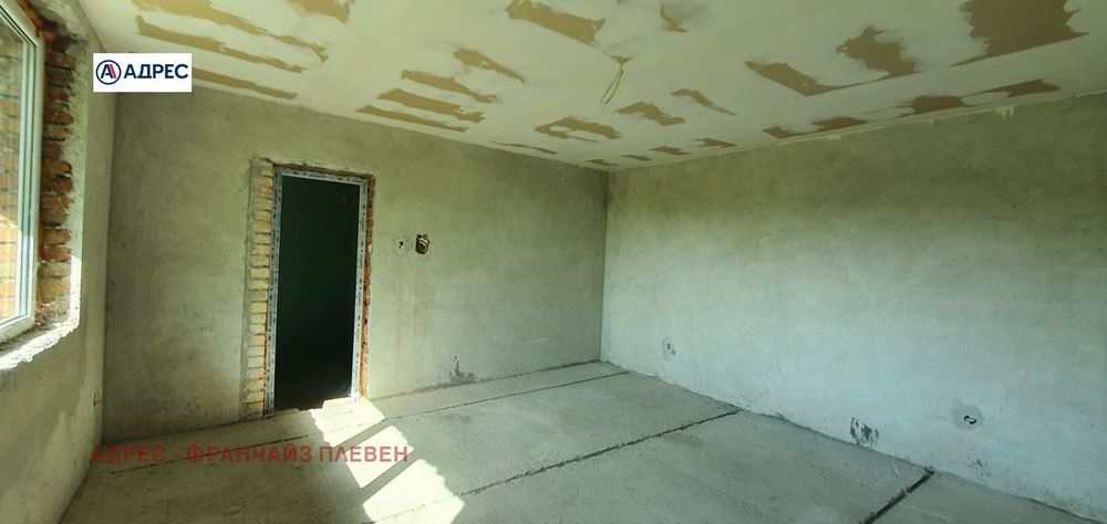 Продава се Къща в с. Върбица, Област Плевен - 150 кв.м за 254 €/кв.м - Снимка #2