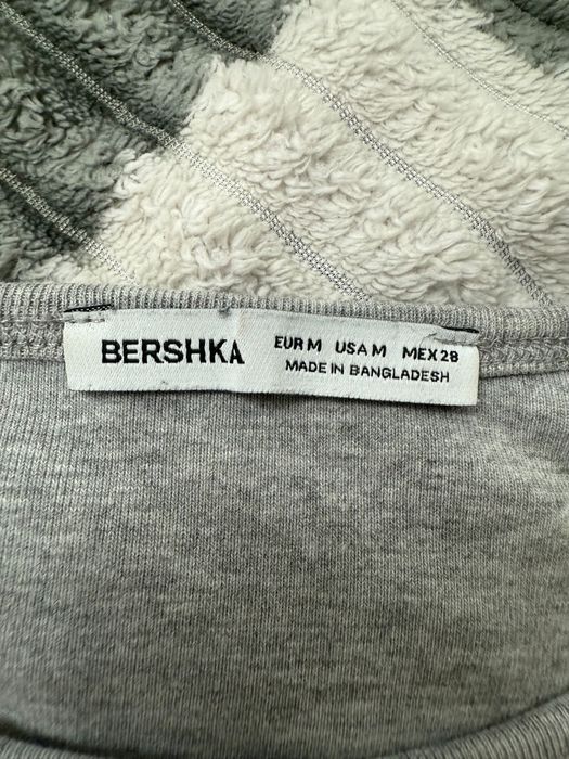 Лонгслив BERSHKA 2500тг.