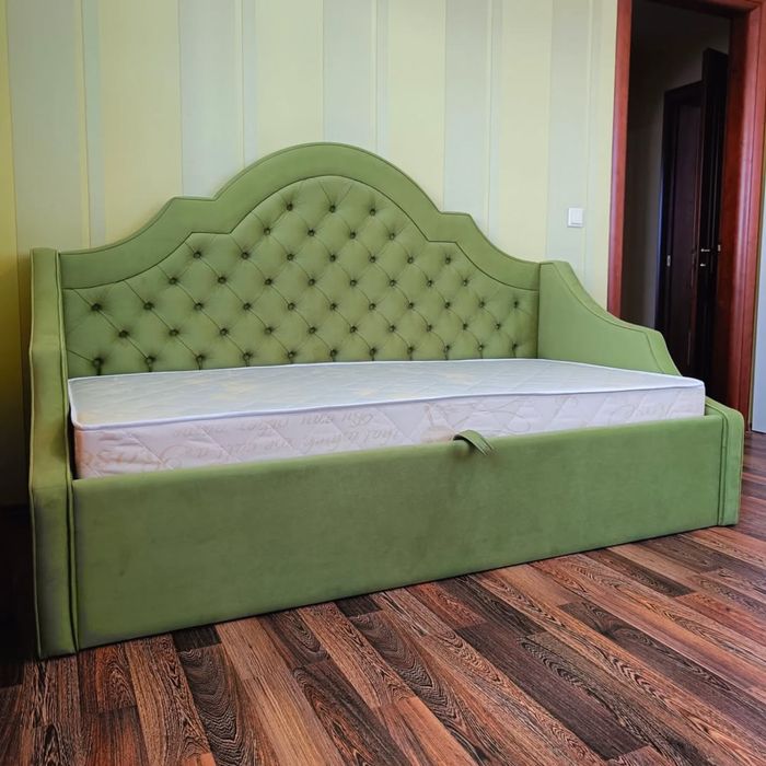 Диван-кровать с подъёмным механизмом