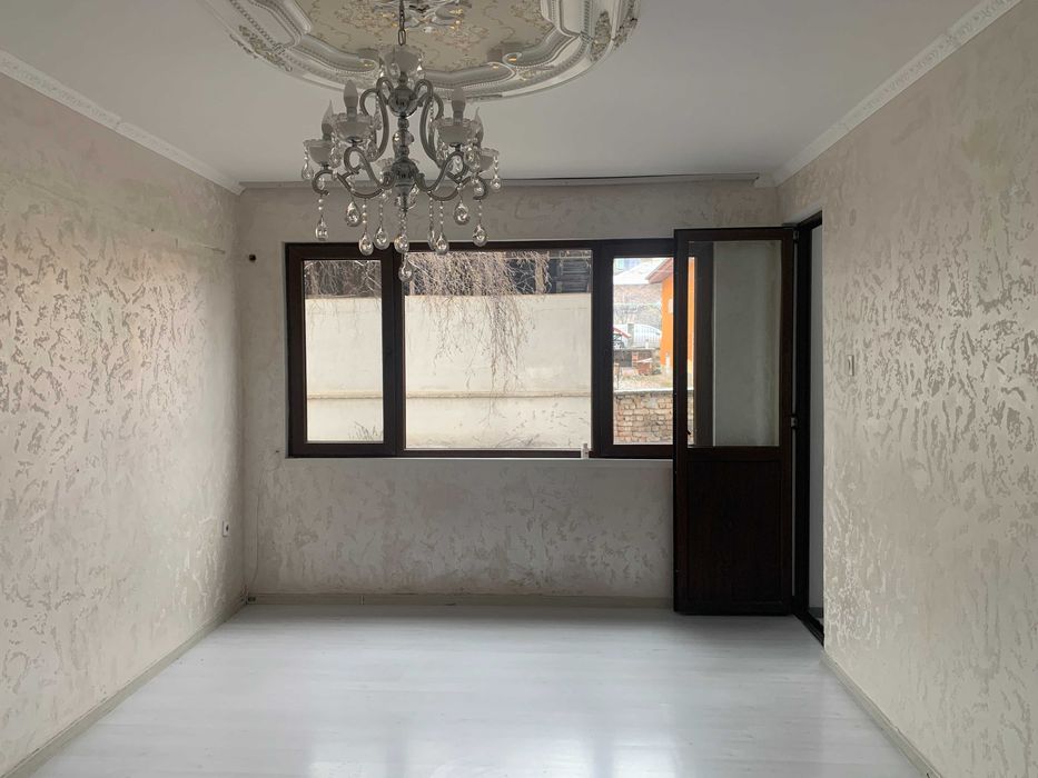 Продава се Двустаен апартамент в Карлово - 57 кв.м за 761 €/кв.м - Снимка #3