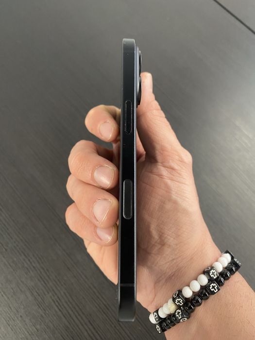 Iphone 16 - 128gb . Baterie 100%, 33 cicluri, impecabil