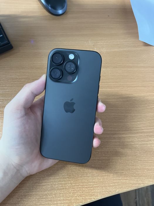 IPHONE 16 pro, бывший владелец девушка, хочет обновить телефон