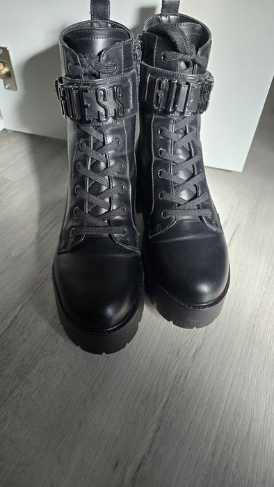 Нови боти Guess!