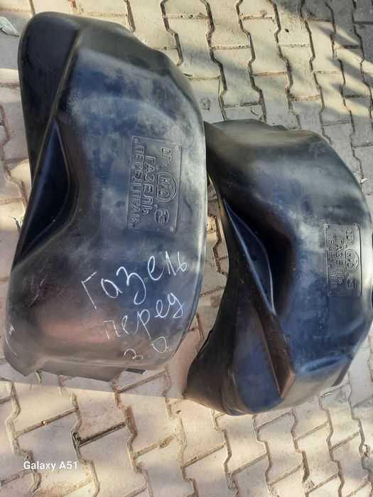 Продам подкрыльник на газель. Передние