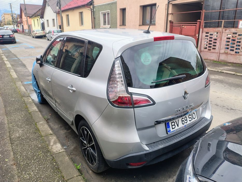 Renault Scenic avariat