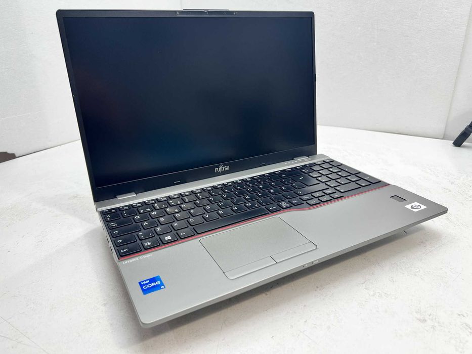 Реновиран лаптоп Fujitsu LIFEBOOK U7511 15.6" i5-1135G7 16GB 260GB NVMe батерия 240 мин