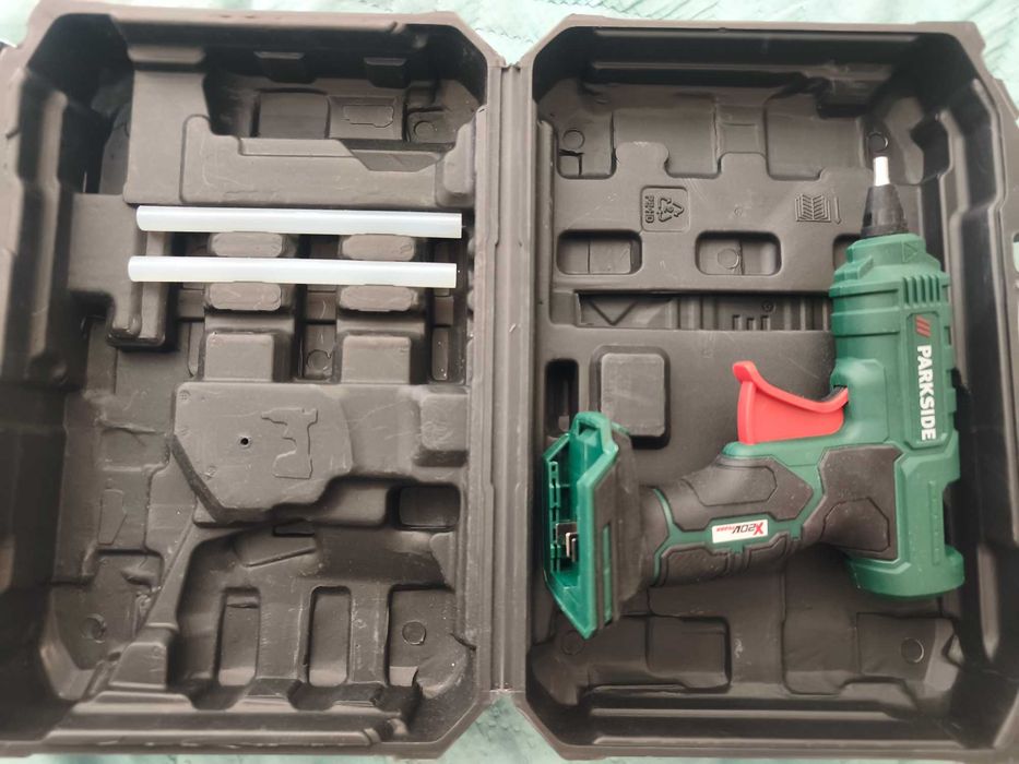Пистолет за горещо лепило Parkside PHPA 20-Li A1 (20 V)