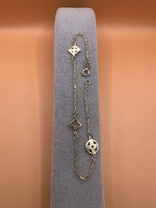 Продам золотой браслет.