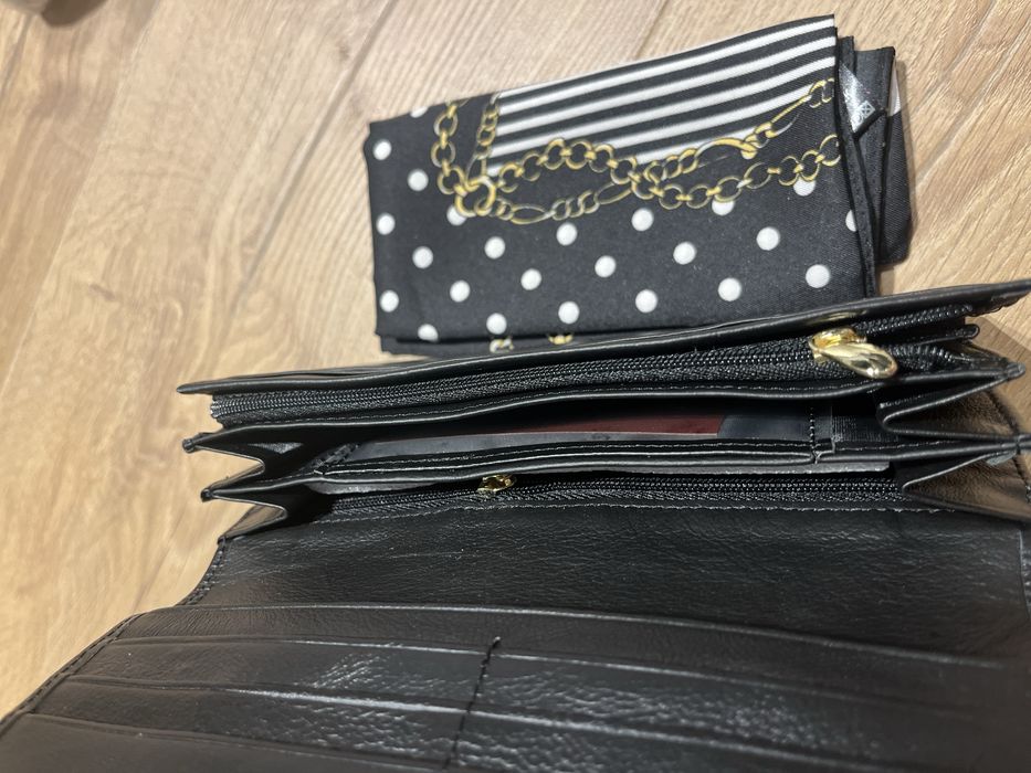 Set portmoneu si esarfa