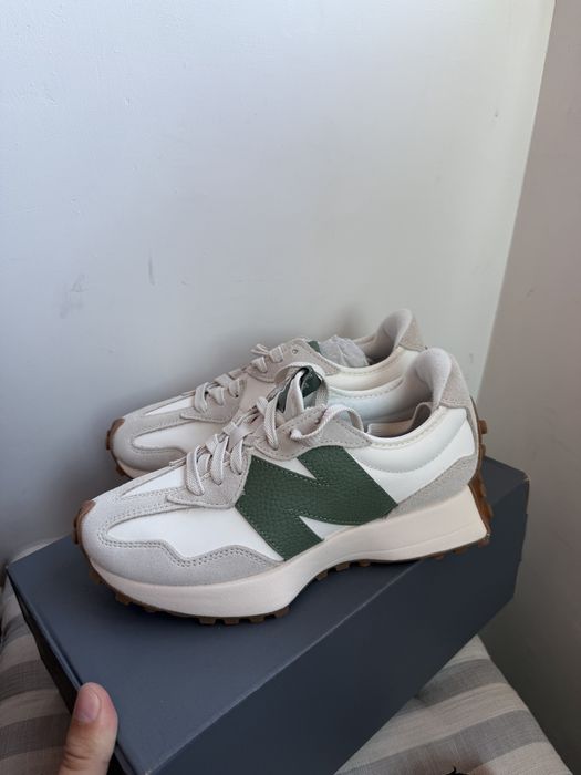 New Balance 327 alb cu logo N verde piele 100% marimea 40.5 noi originali