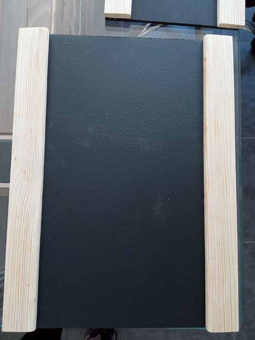 Черни дъски за писане с тебешир различни размери.