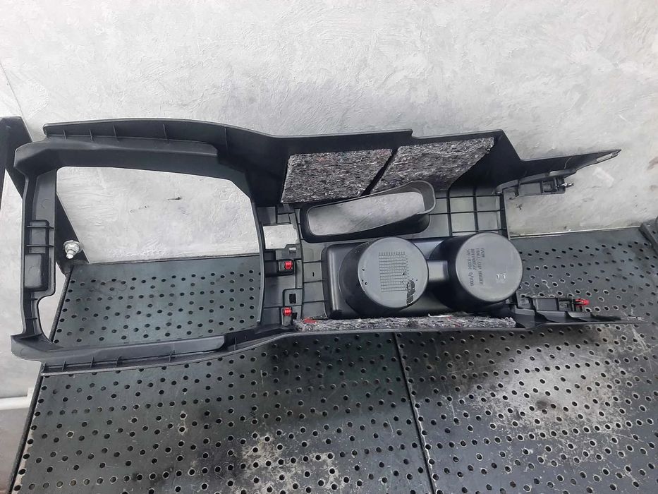 consola centrala cotiera suport pahare mitsubishi asx 2019  8041a095zz