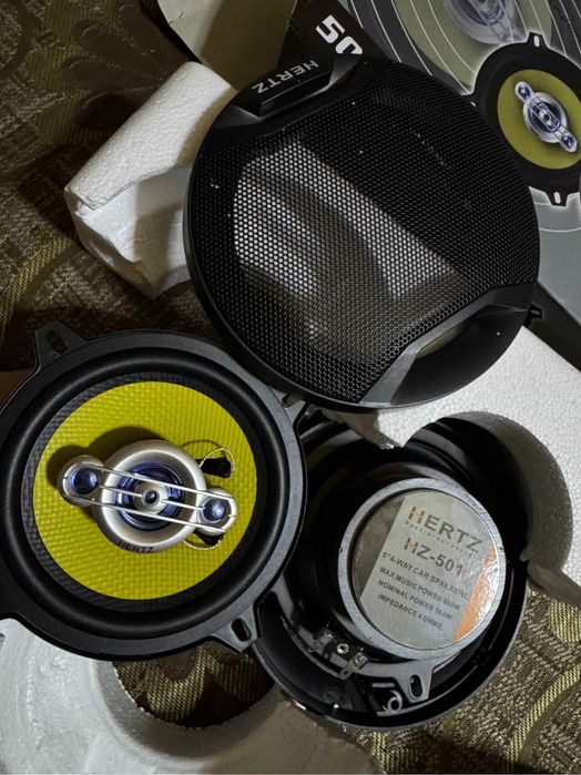 Автомобильные колонки HERTZ