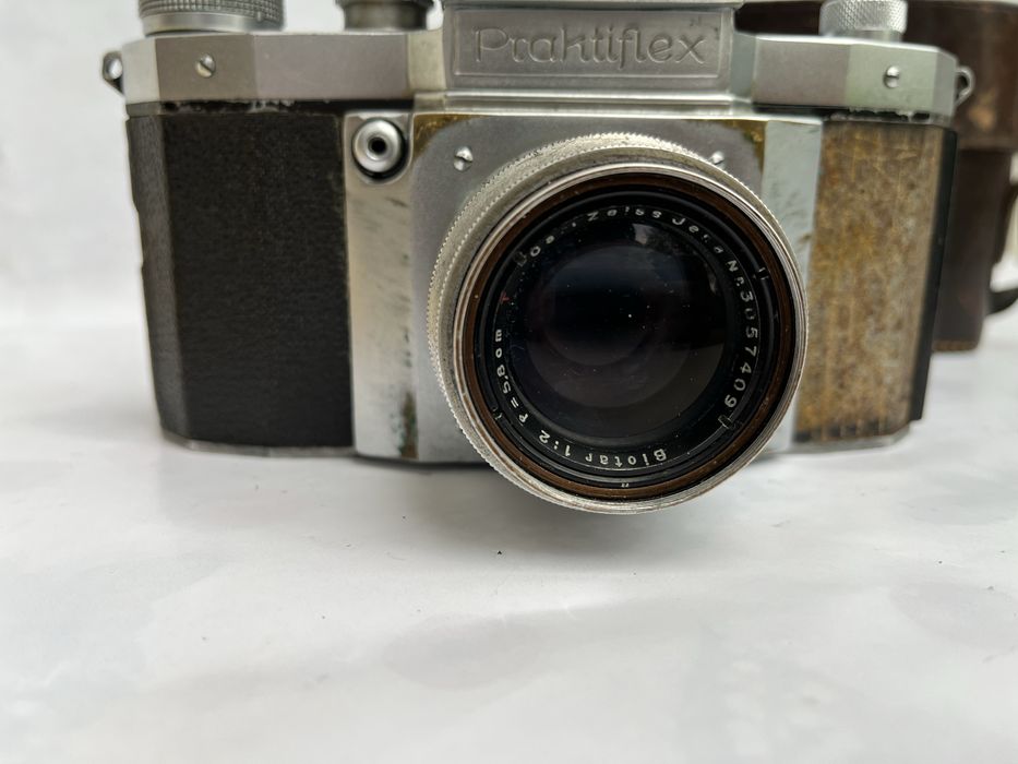 Aparat foto  cu obiectiv Zeiss Biotar 58mm F2 ,varianta mica