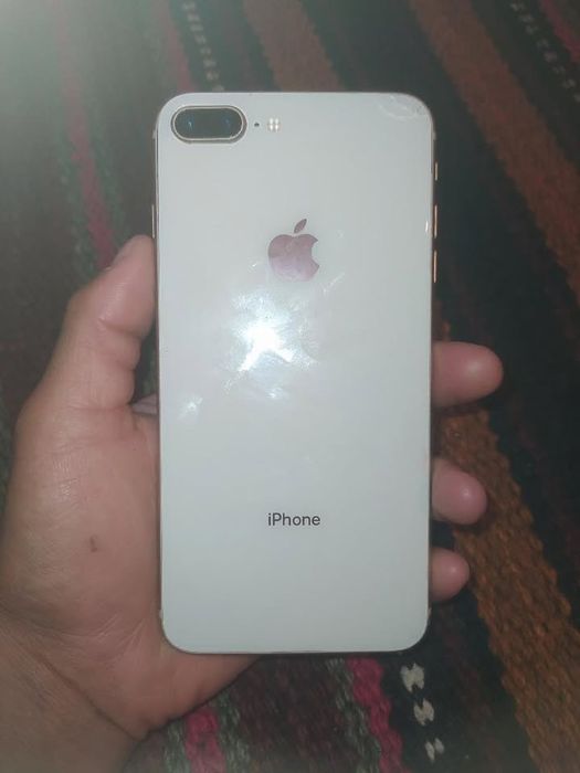 Iphone 8 plus telefoni sotiladi