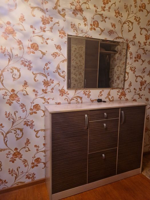 Продам шкаф в прихожую