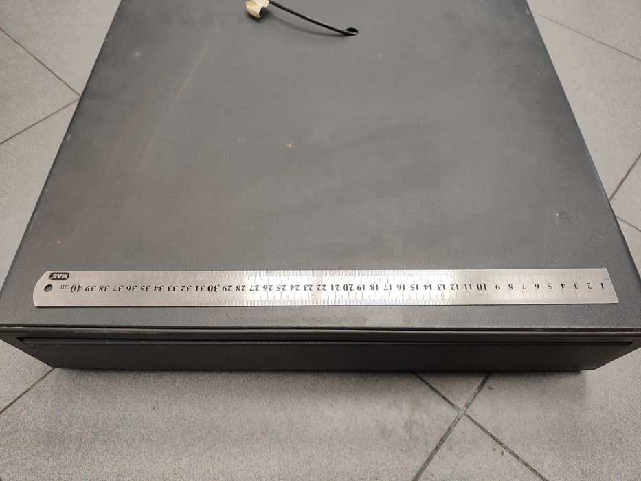 чекмедже за пари