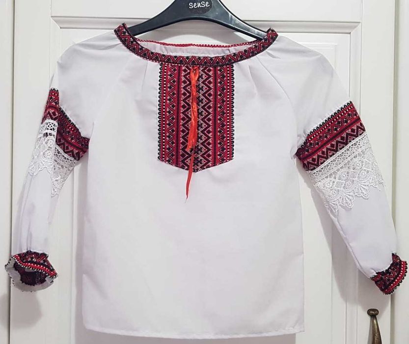 Costum popular pentru fetițe, 4-5 ani