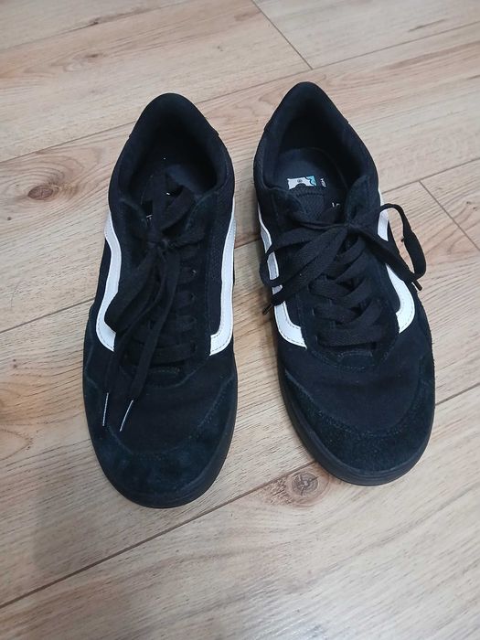 Pantofi sport barbati Vans cu piele intoarsa Cruze, Negru - SH