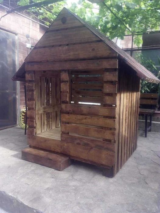 Дървена къща за игра