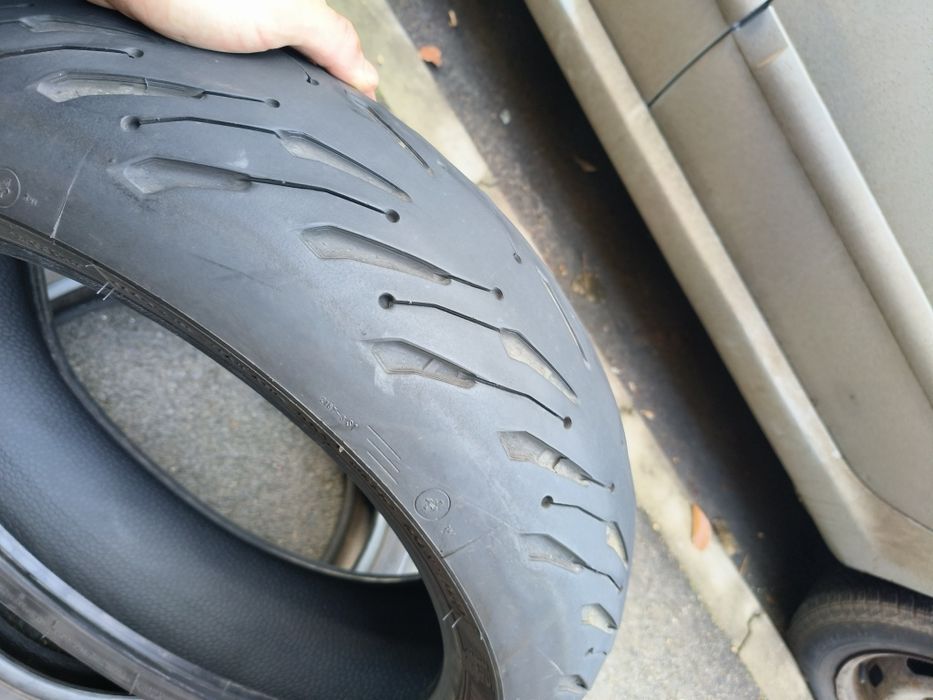 Michelin Road 5 
180/55/17 Dot 5120
Добро състояние без забележки.