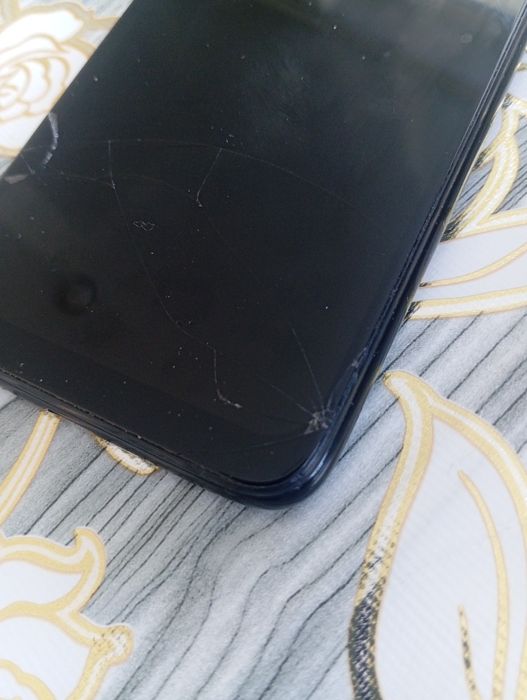 Продам смартфон Redmi Note 7