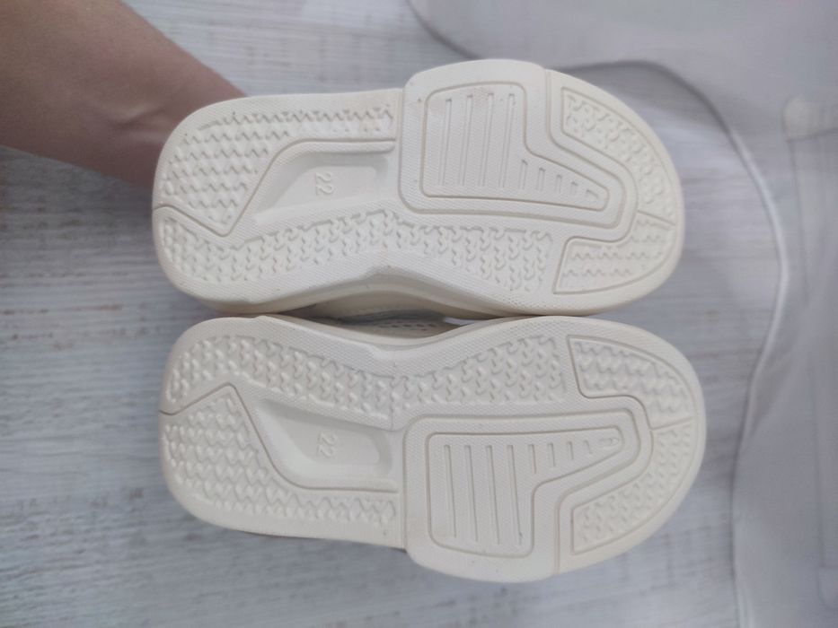 Кроссовки детские