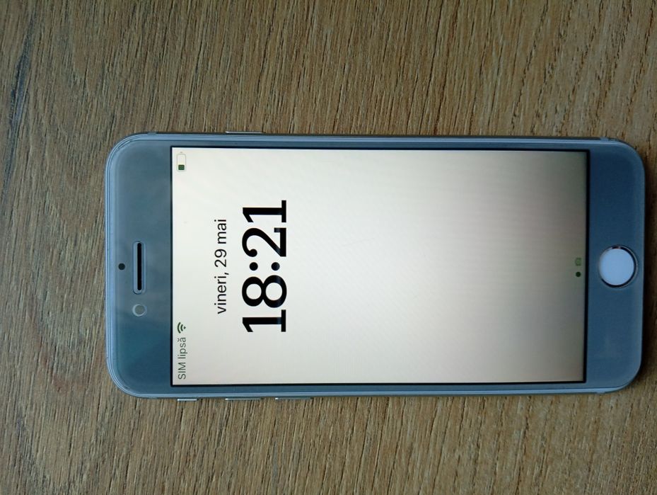 iPhone 8 80%baterie