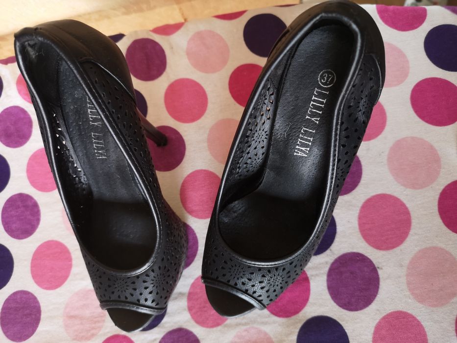 Обувки, скрита платформа, черни, като нови