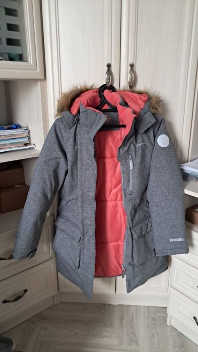 Продам куртку женскую