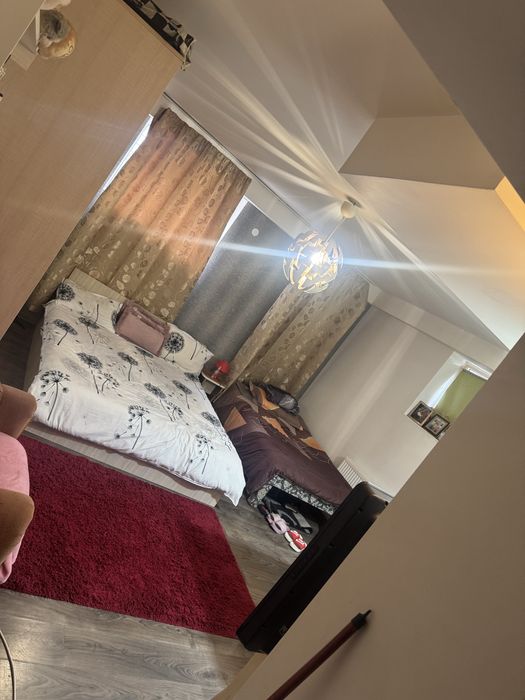 Ofer garsoniera spre inchiriere , pitesti zona foarte buna alea teilor