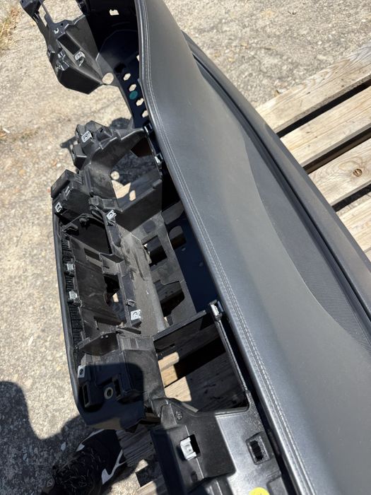 Арматурно табло за audi A8 D4 черно с airbag